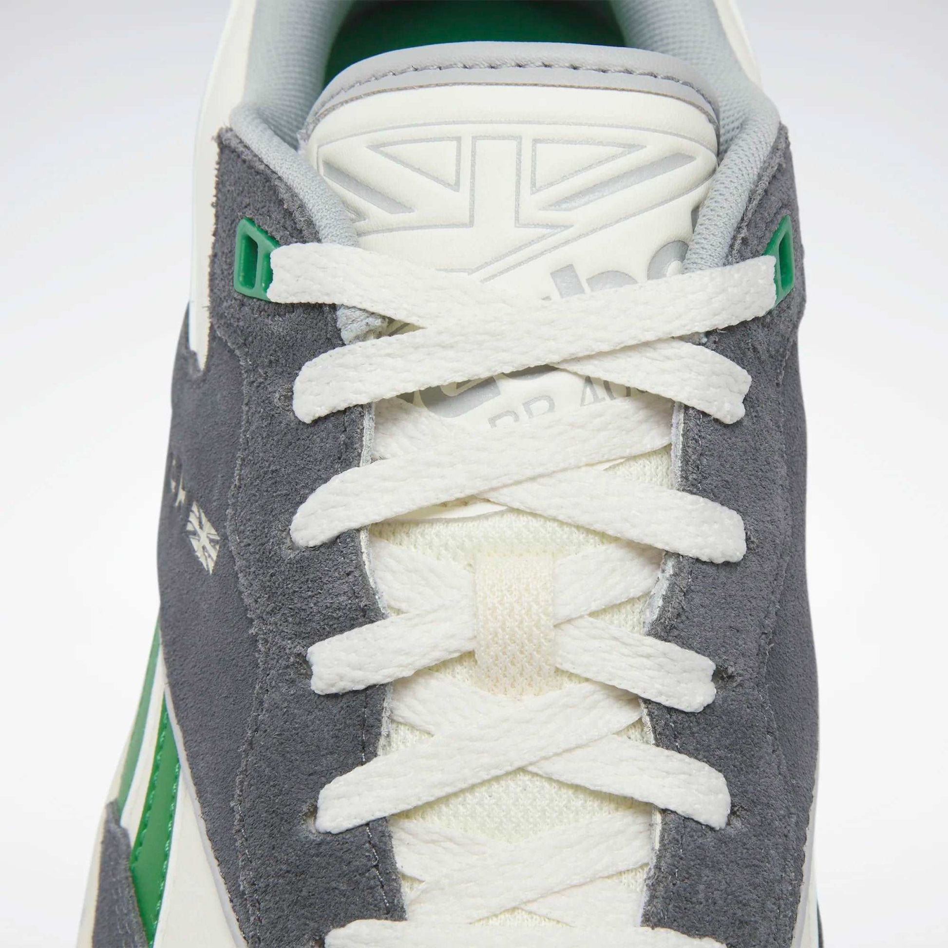 BB 4000 II Basketball Shoes